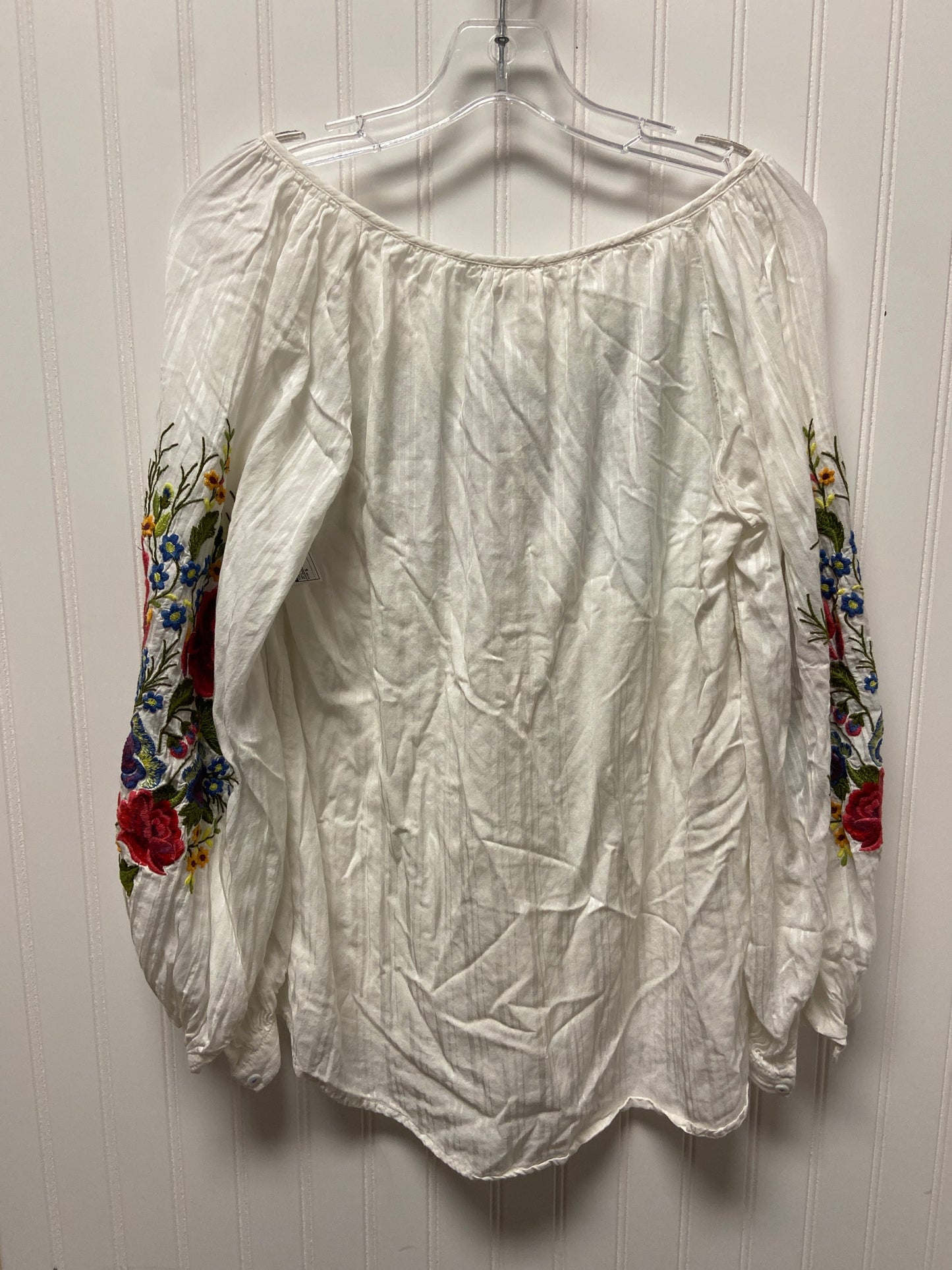 White Top Long Sleeve Akemi And Kin, Size S