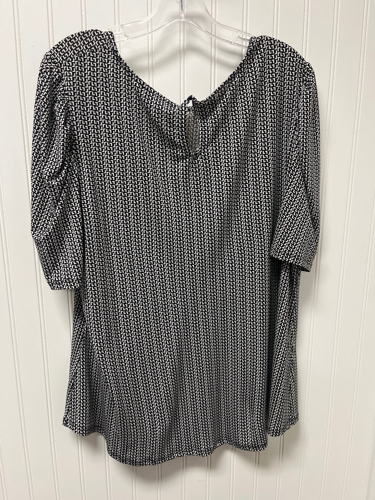 Black & White Top Short Sleeve Adrianna Papell, Size 1x