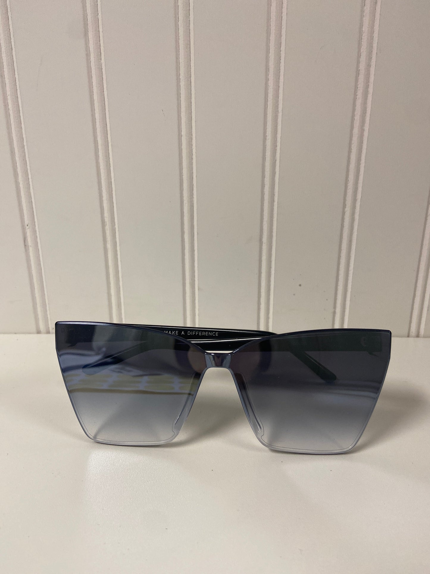 Sunglasses Cmc, Size 01 Piece