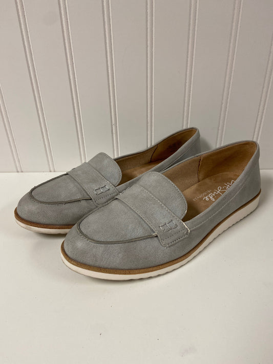 Grey Shoes Flats Life Stride, Size 6.5