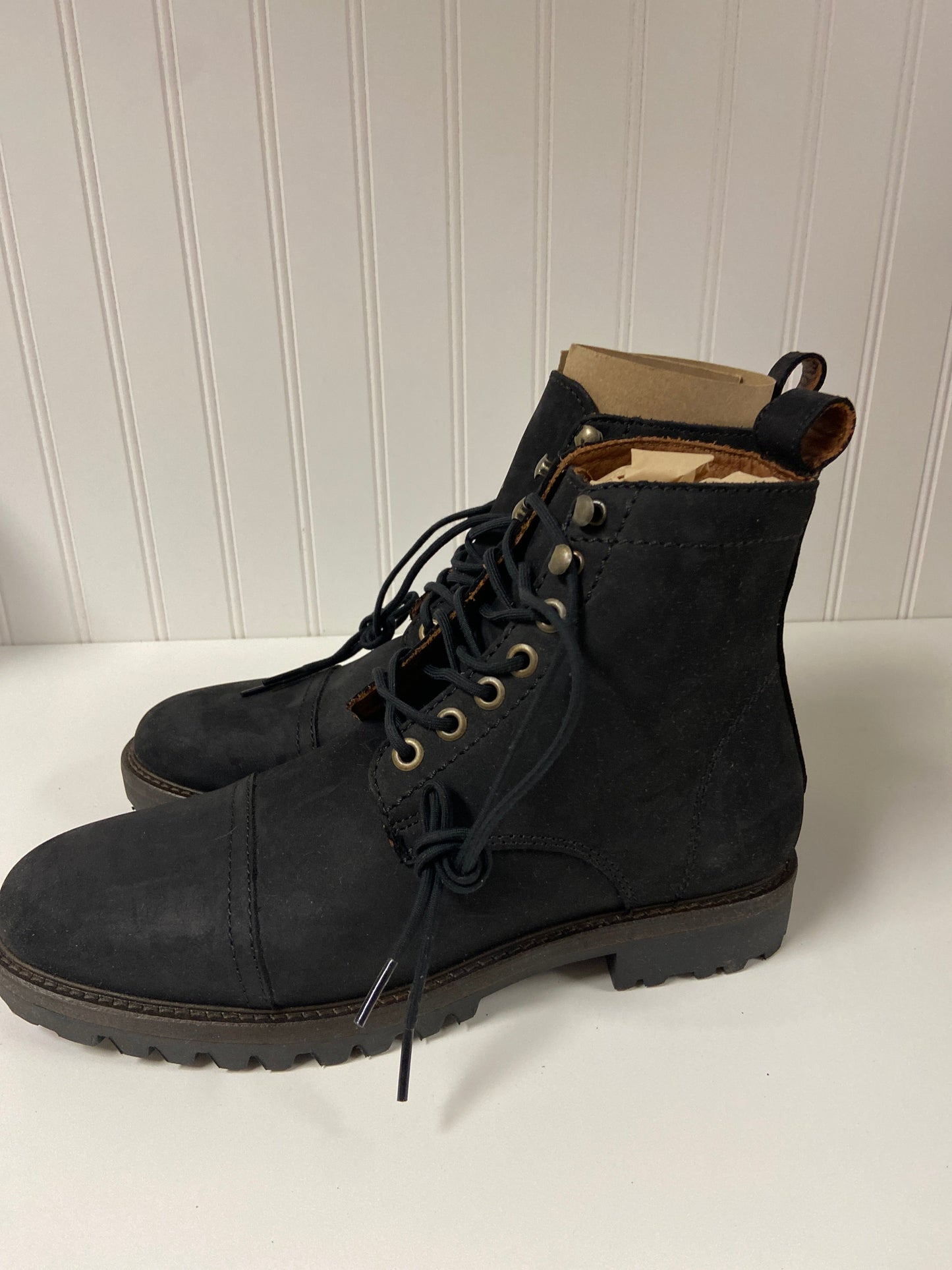 Black Boots Combat Clothes Mentor, Size 10.5