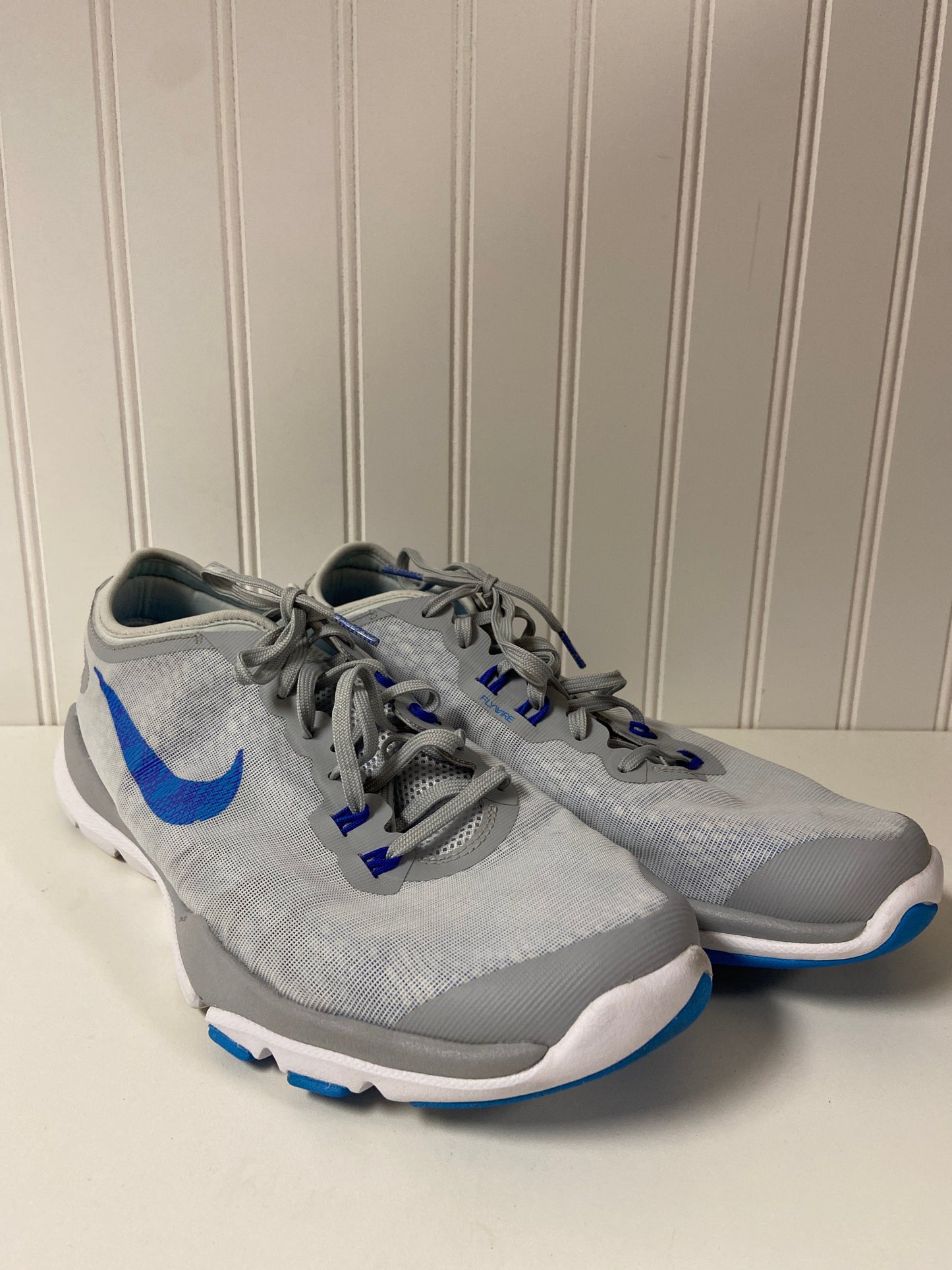 Grey Shoes Athletic Nike, Size 11