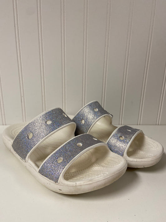 White Sandals Flats Crocs, Size 8