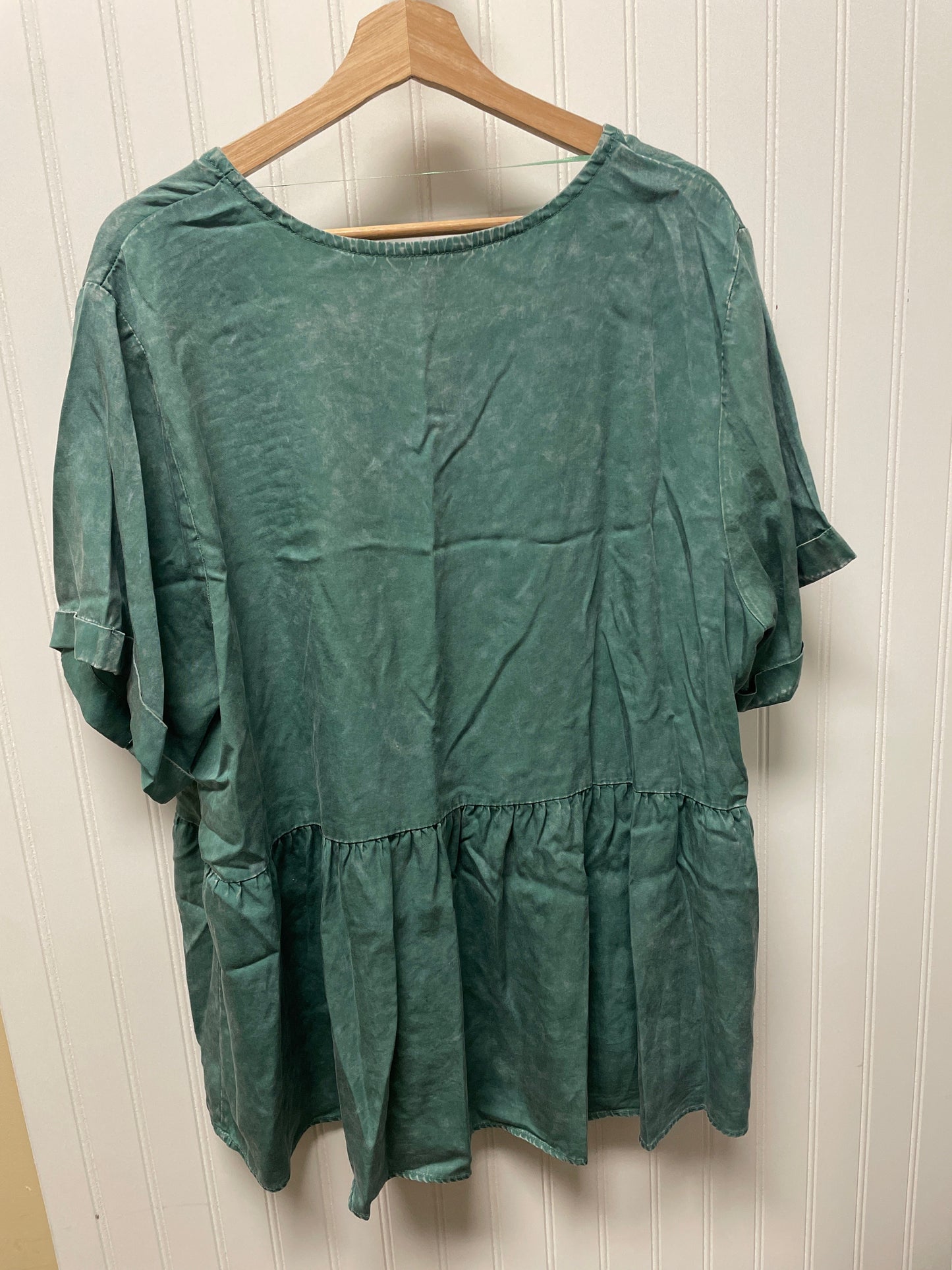 Green Top Short Sleeve Terra & Sky, Size 2x