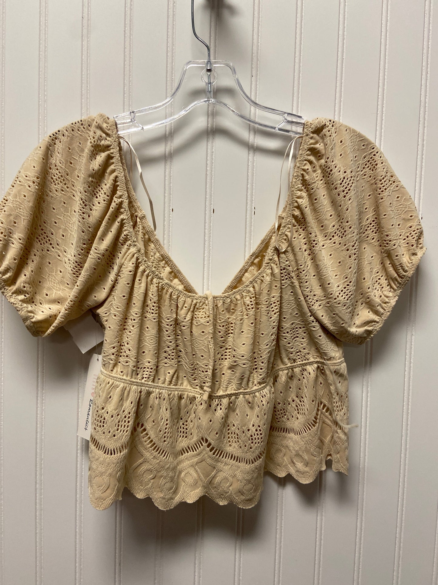 Top Sleeveless By Urban Romantics In Tan, Size: M