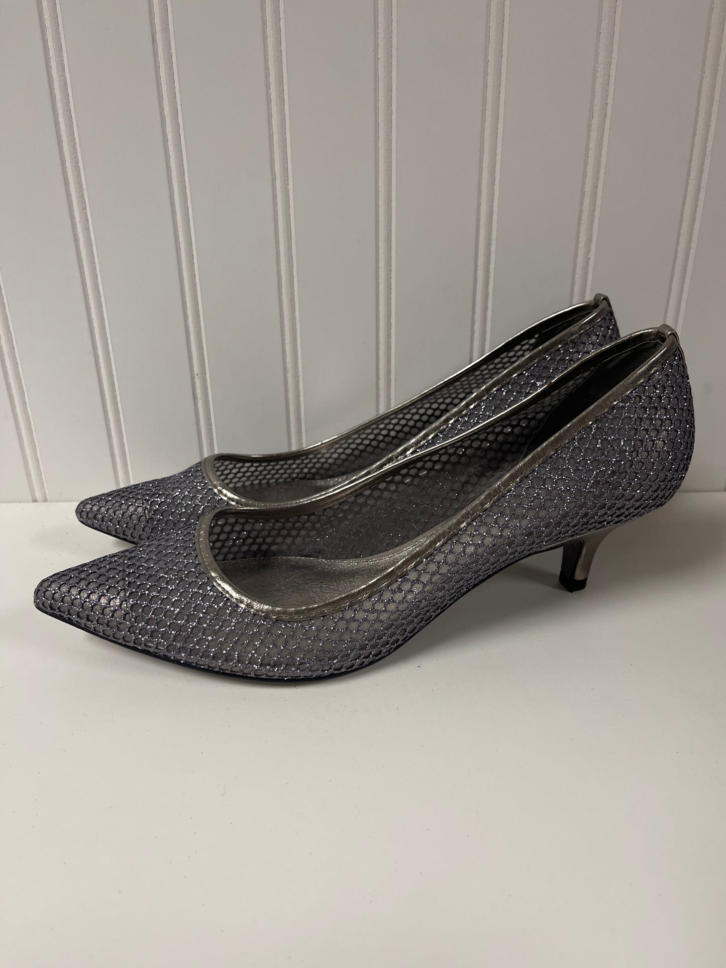 Grey Shoes Heels Kitten Adrianna Papell, Size 9.5