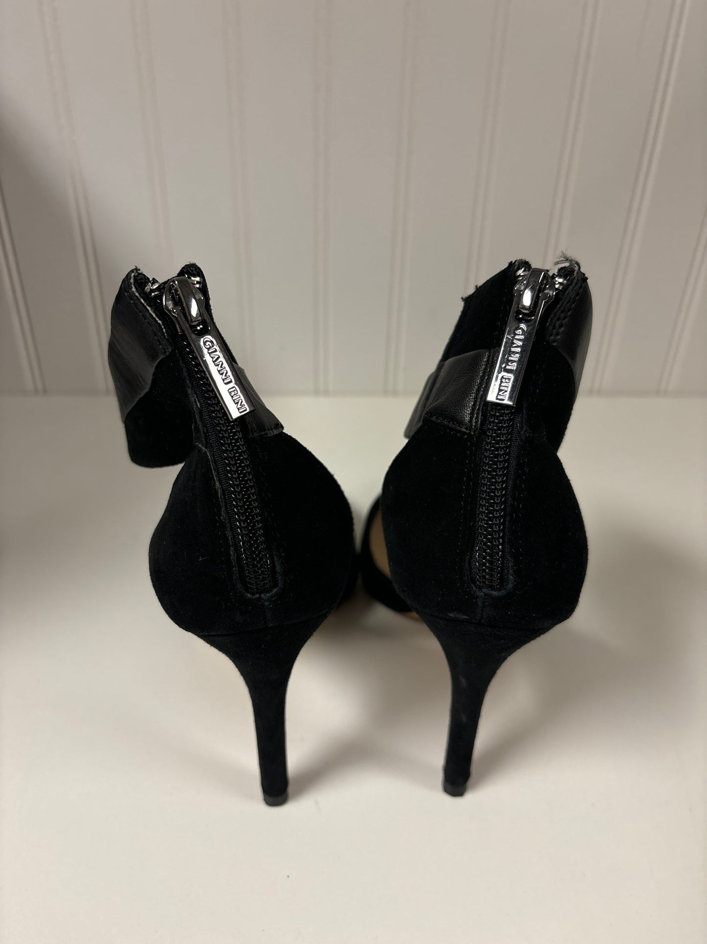 Black Shoes Heels Stiletto Gianni Bini, Size 6