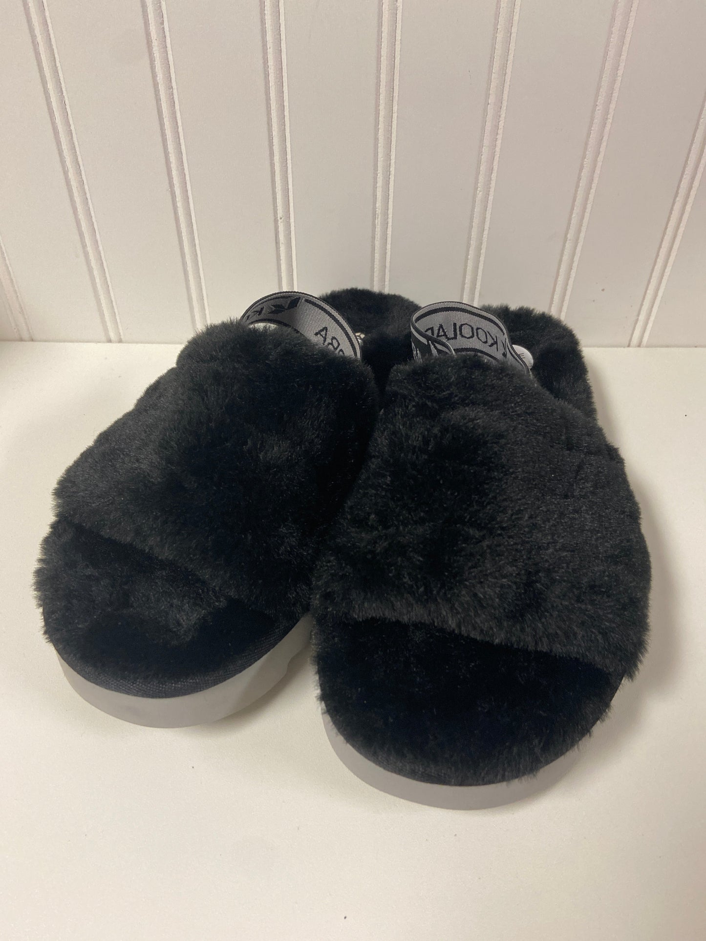 Slippers Designer By Koolaburra By Ugg In Black