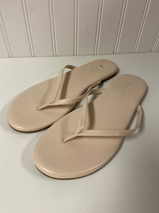 Sandals Flip Flops By American Eagle In Cream, Size: 7.5