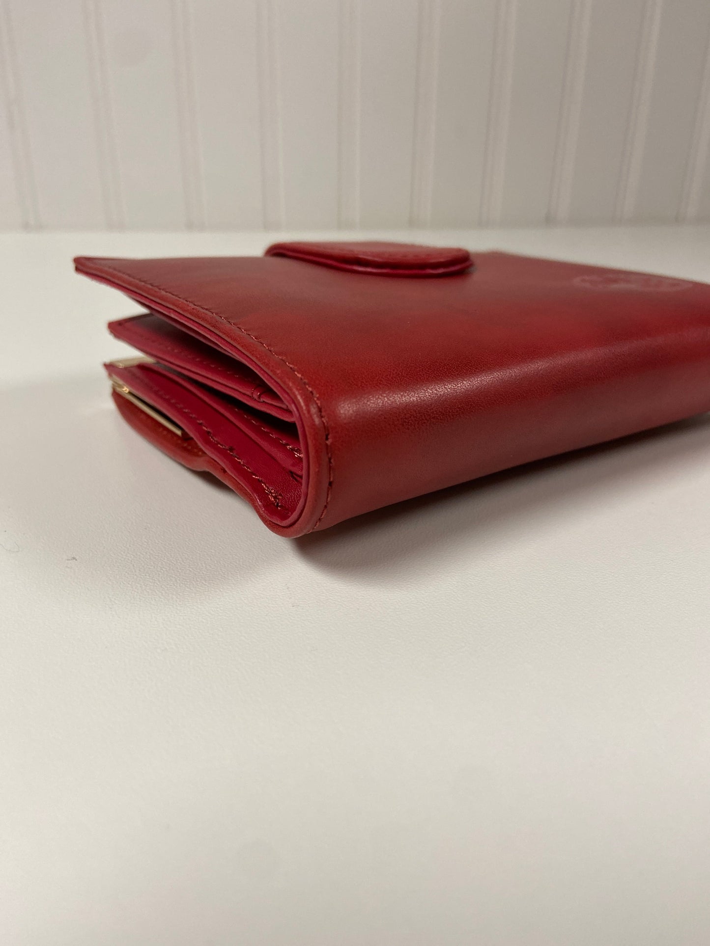 Wallet By Clothes Mentor, Size: Medium