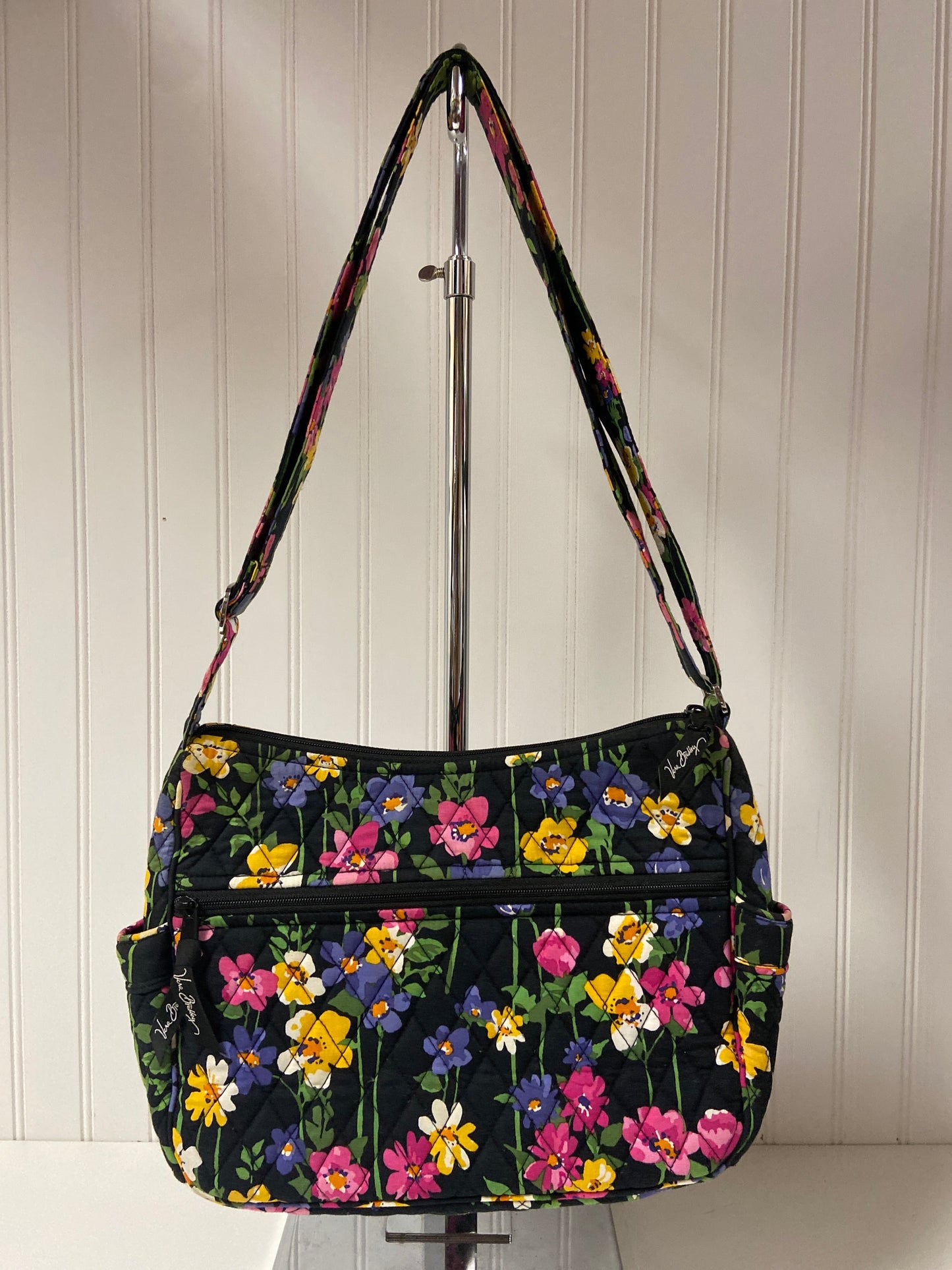 Handbag By Vera Bradley, Size: Medium