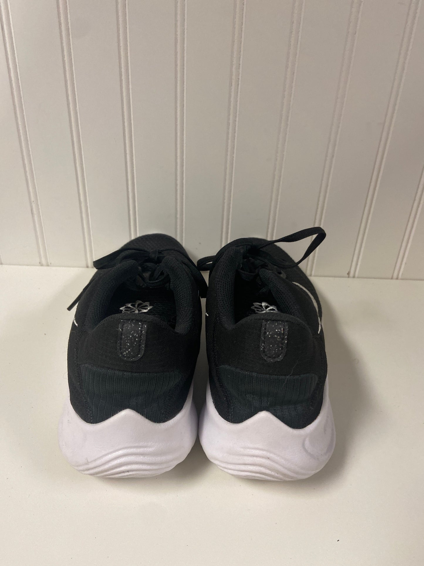 Shoes Athletic By Nike In Black & White, Size: 9.5