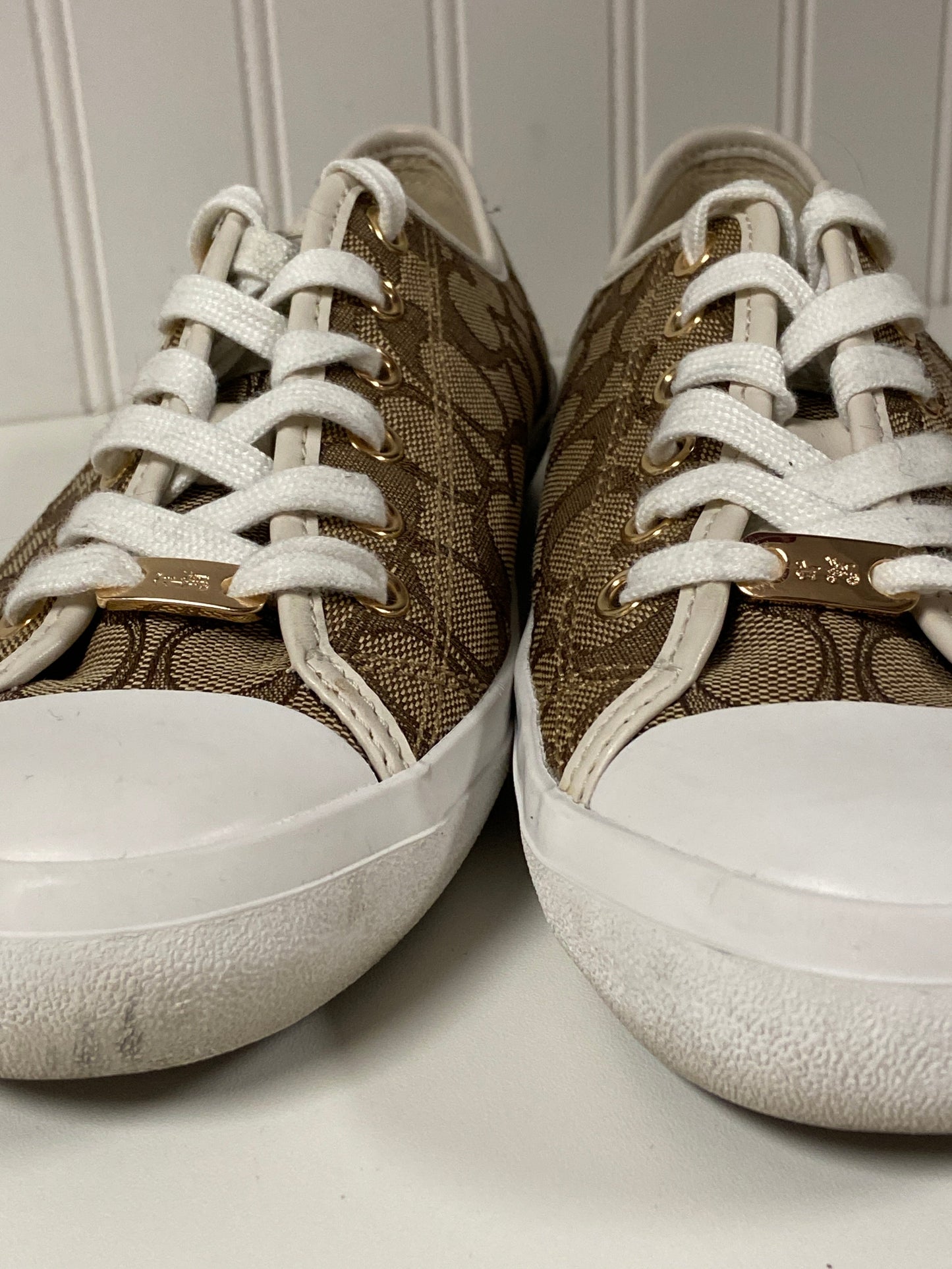 Shoes Designer By Coach In Tan & White, Size: 9.5