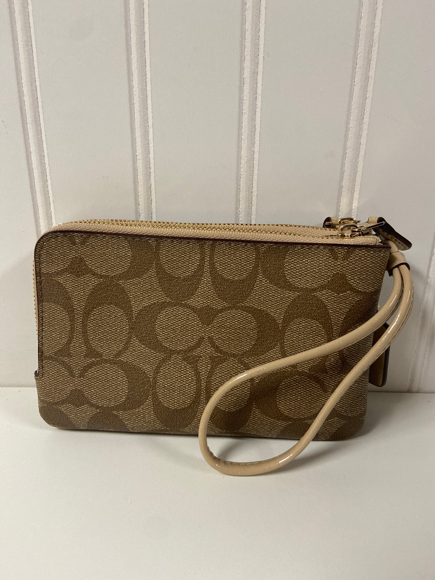 Wristlet Designer By Coach, Size: Medium