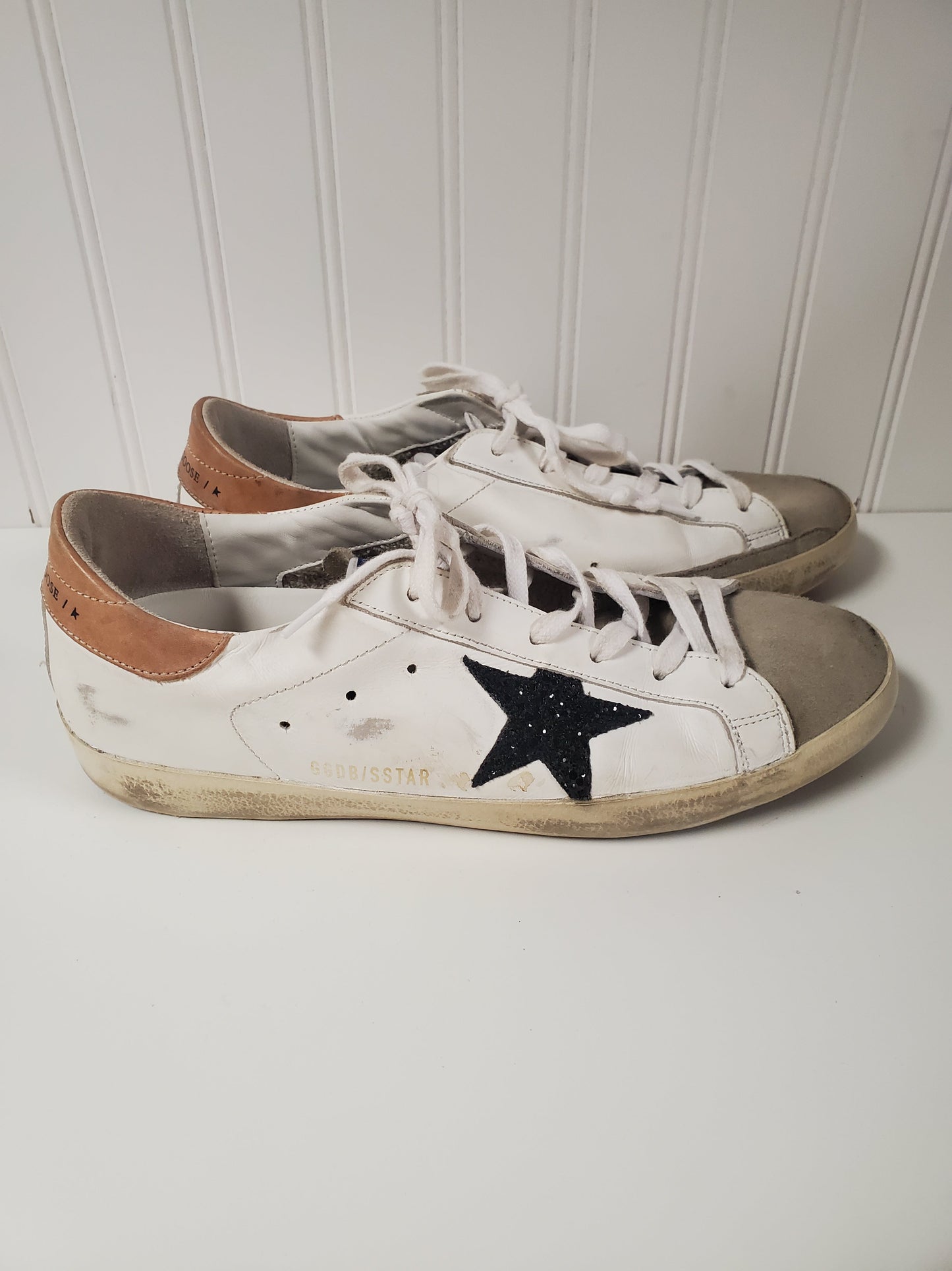 Shoes Luxury Designer By Golden Goose In Black & White, Size: 10.5