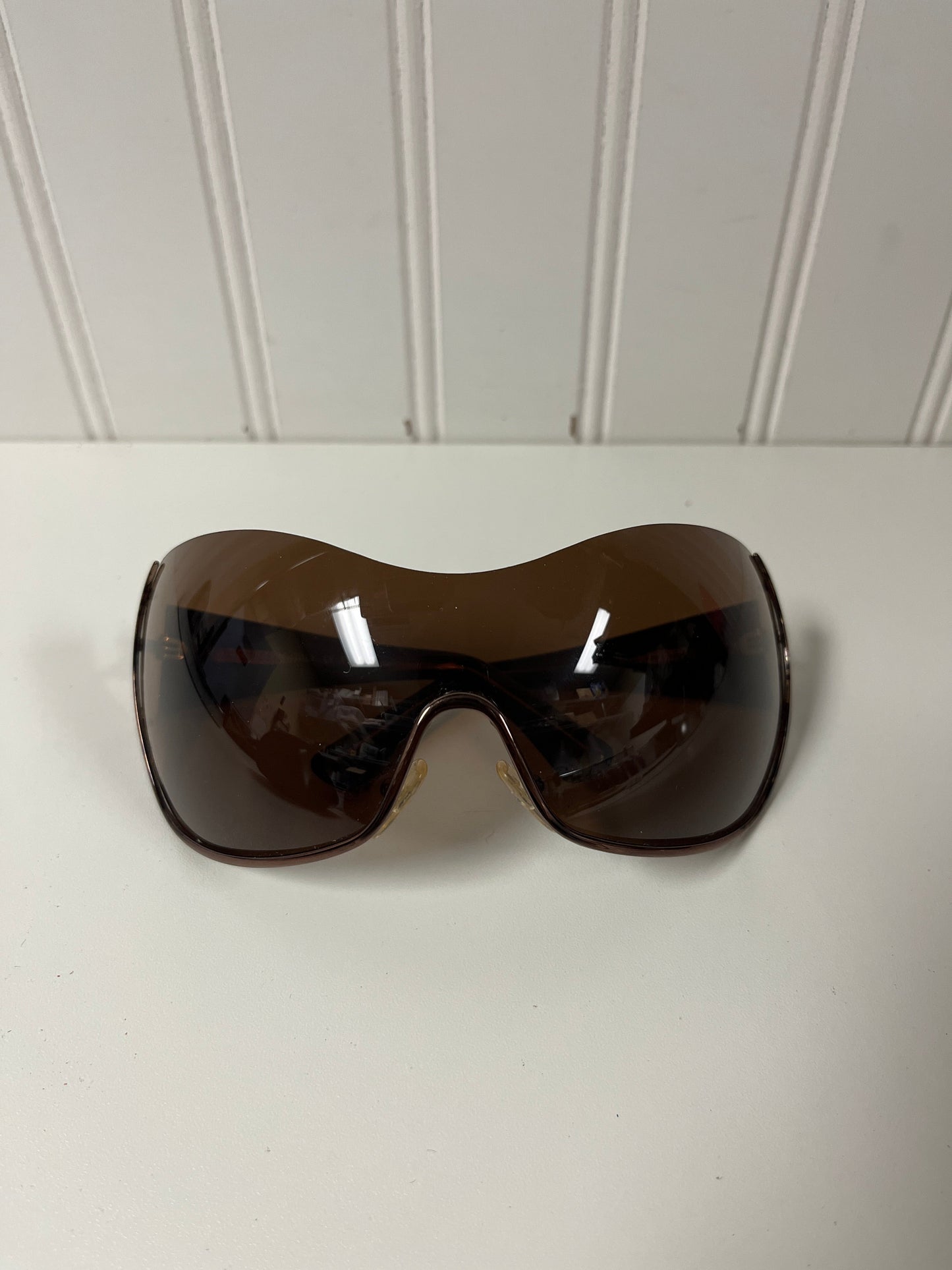 Sunglasses Luxury Designer By Fendi, Size: Medium