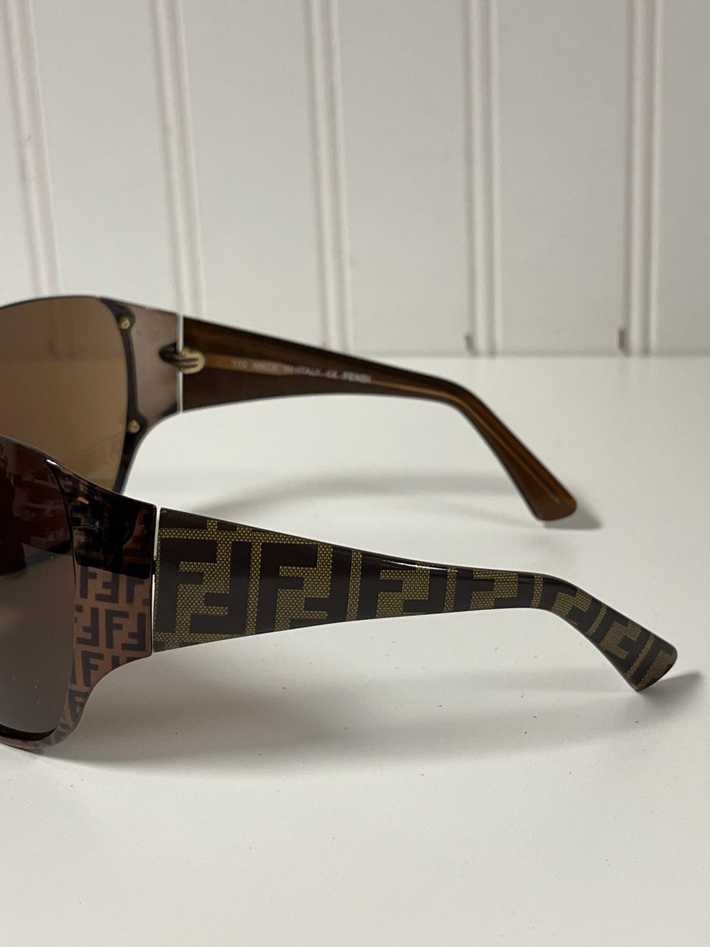 Sunglasses Luxury Designer By Fendi, Size: Medium