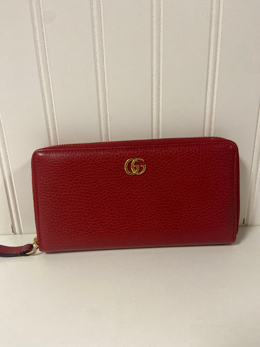 Wallet Luxury Designer By Gucci, Size: Medium