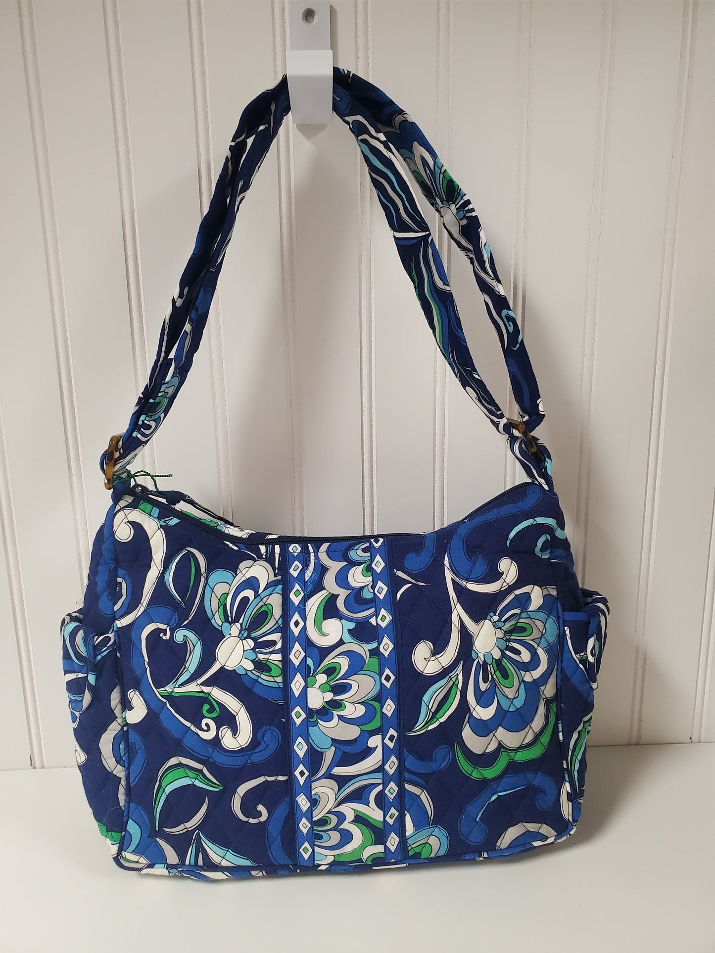 Handbag By Vera Bradley, Size: Medium