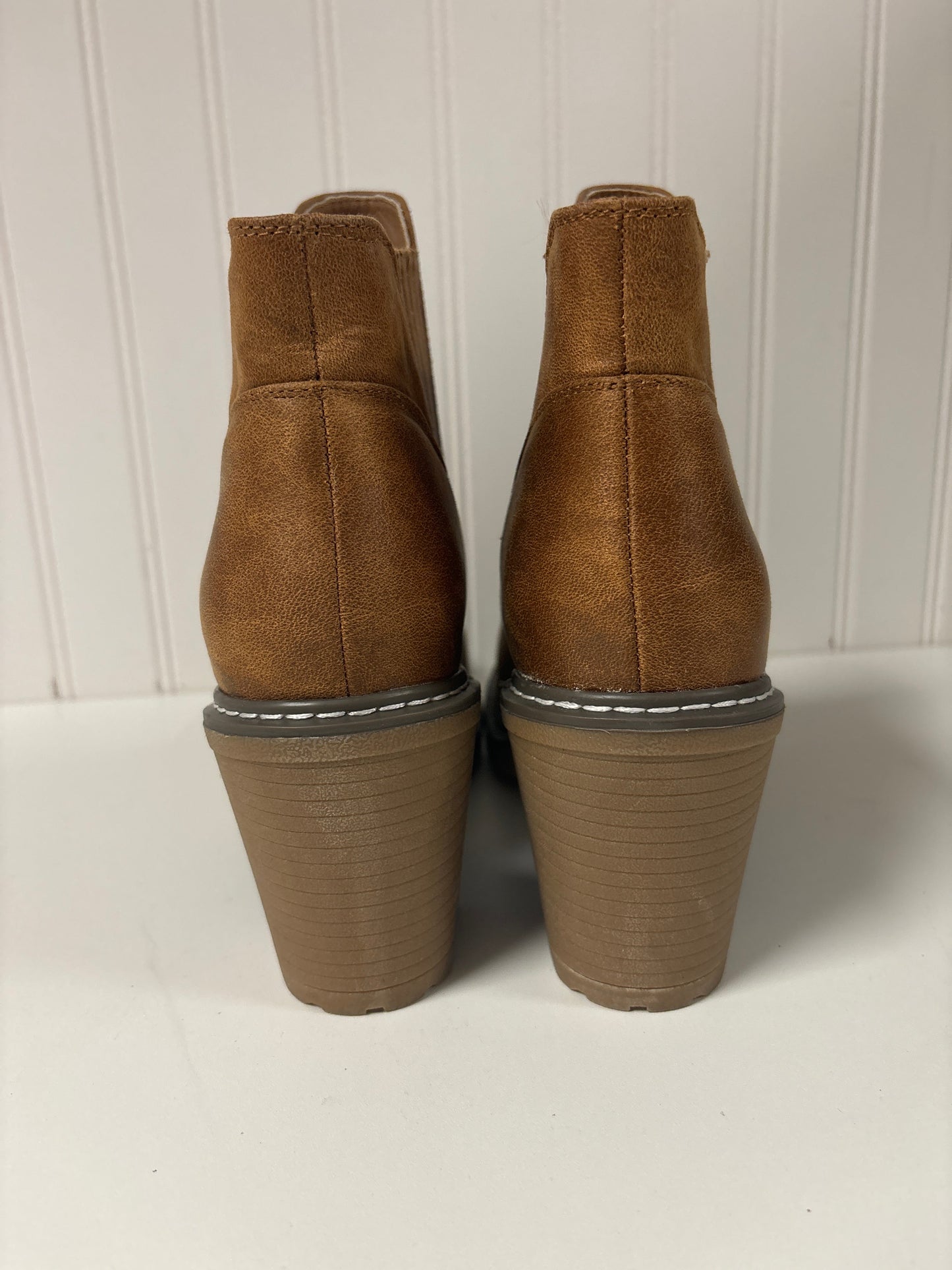 Boots Ankle Heels By Clothes Mentor In Tan, Size: 11