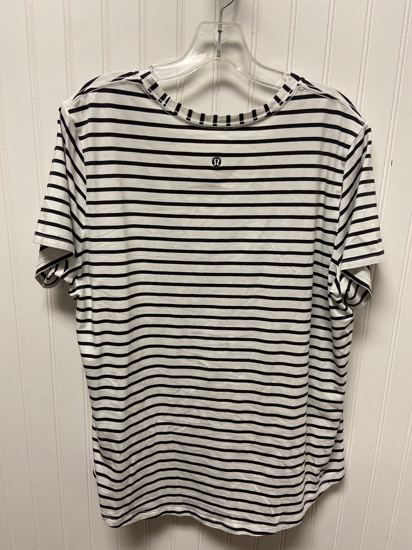 Athletic Top Short Sleeve By Lululemon In Striped Pattern, Size: Xl