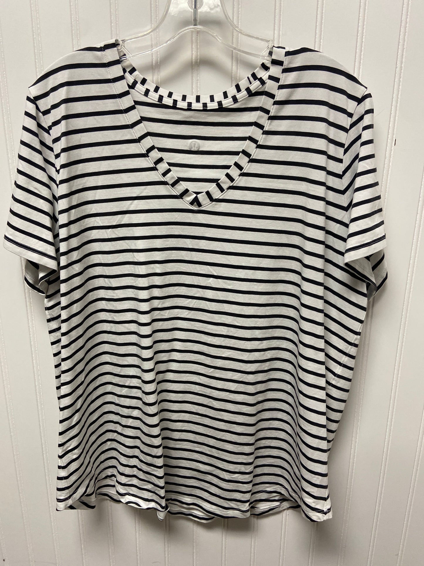 Athletic Top Short Sleeve By Lululemon In Striped Pattern, Size: Xl