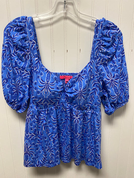 Top Short Sleeve Designer By Lilly Pulitzer In Blue, Size: M