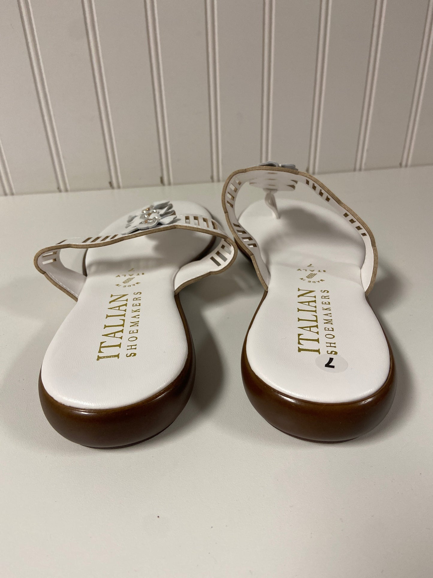 Sandals Flip Flops By Italian Shoemakers In White, Size: 7