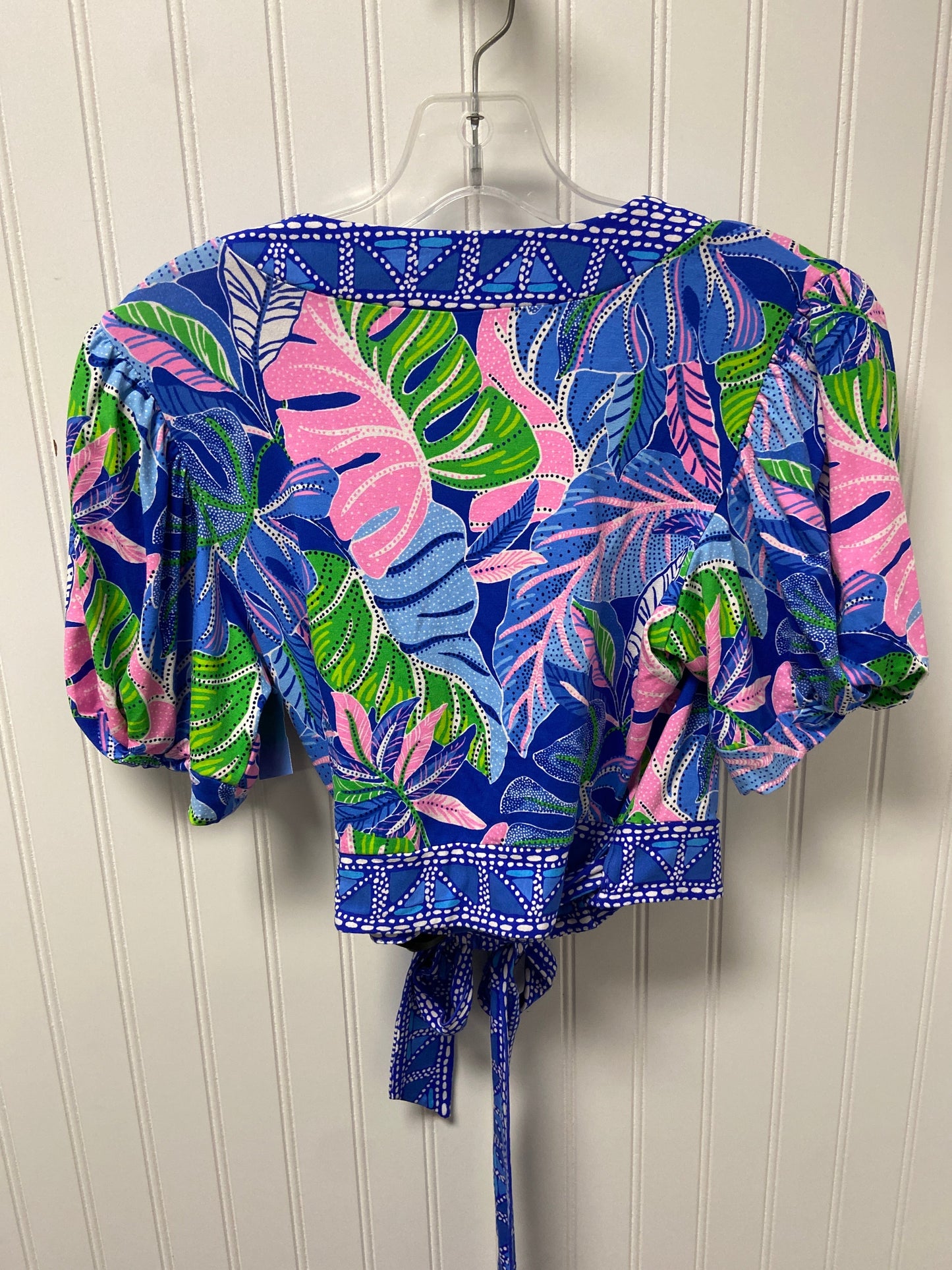 Top Short Sleeve Designer By Lilly Pulitzer In Multi-colored, Size: S