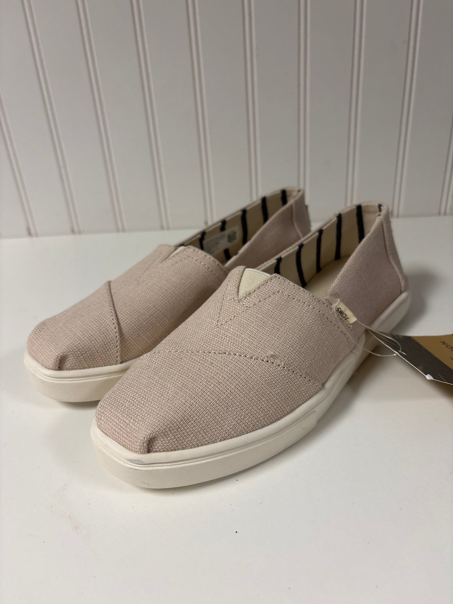 Shoes Flats By Toms In Beige, Size: 5.5