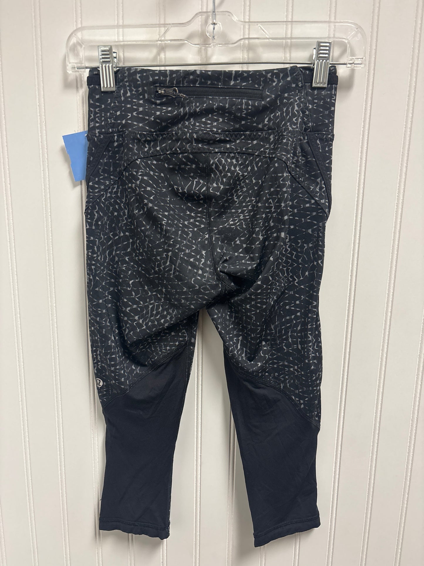 Athletic Leggings Capris By Lululemon In Black & White, Size: Xs