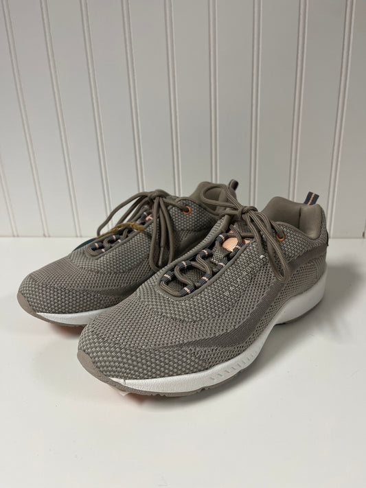 Shoes Athletic By Easy Spirit In Beige, Size: 6.5