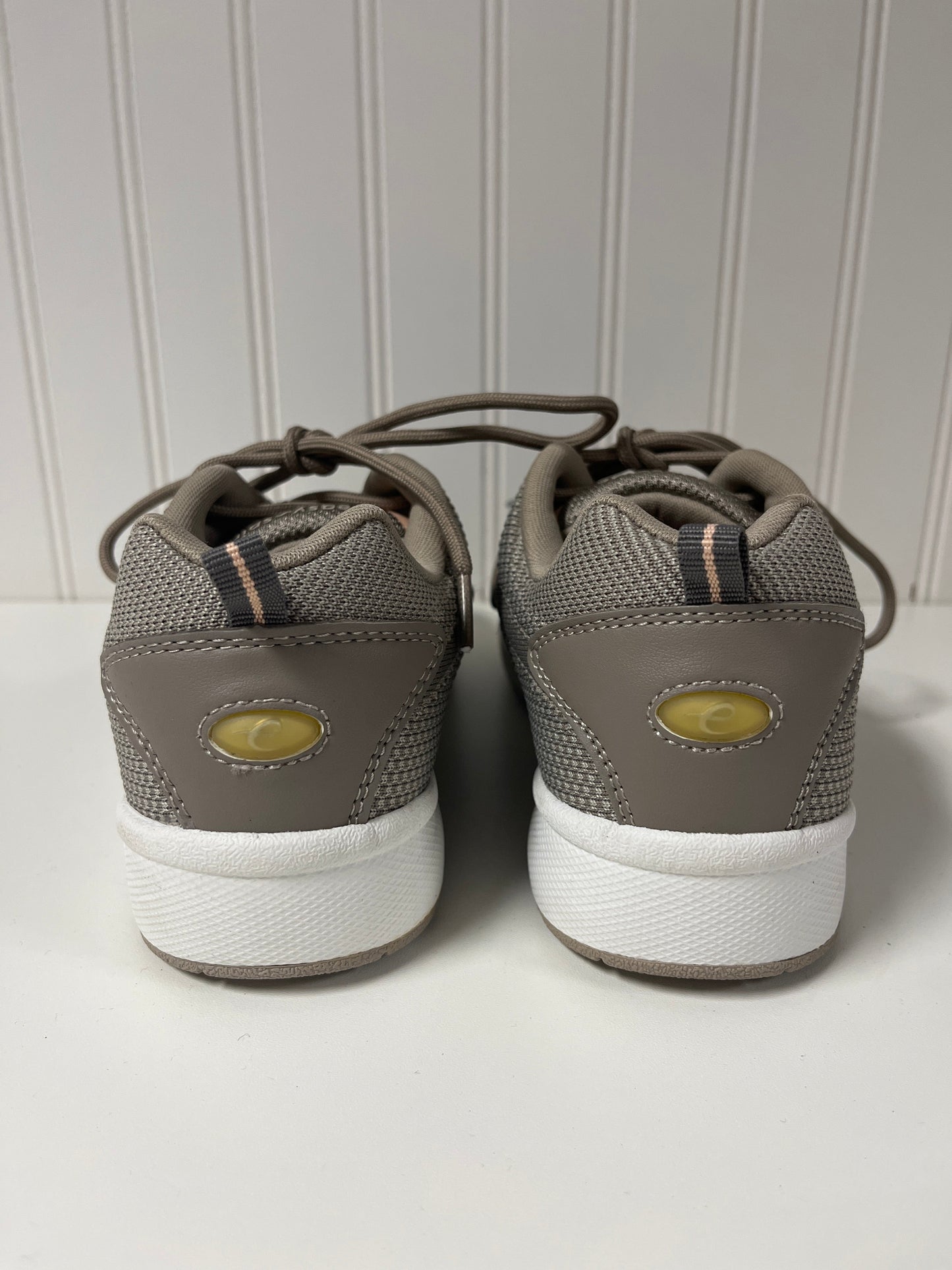 Shoes Athletic By Easy Spirit In Beige, Size: 6.5