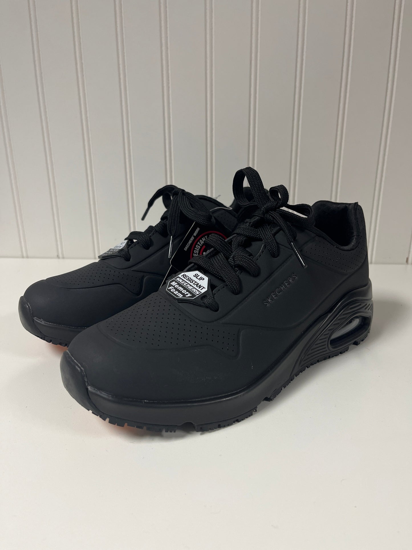 Shoes Athletic By Skechers In Black, Size: 7