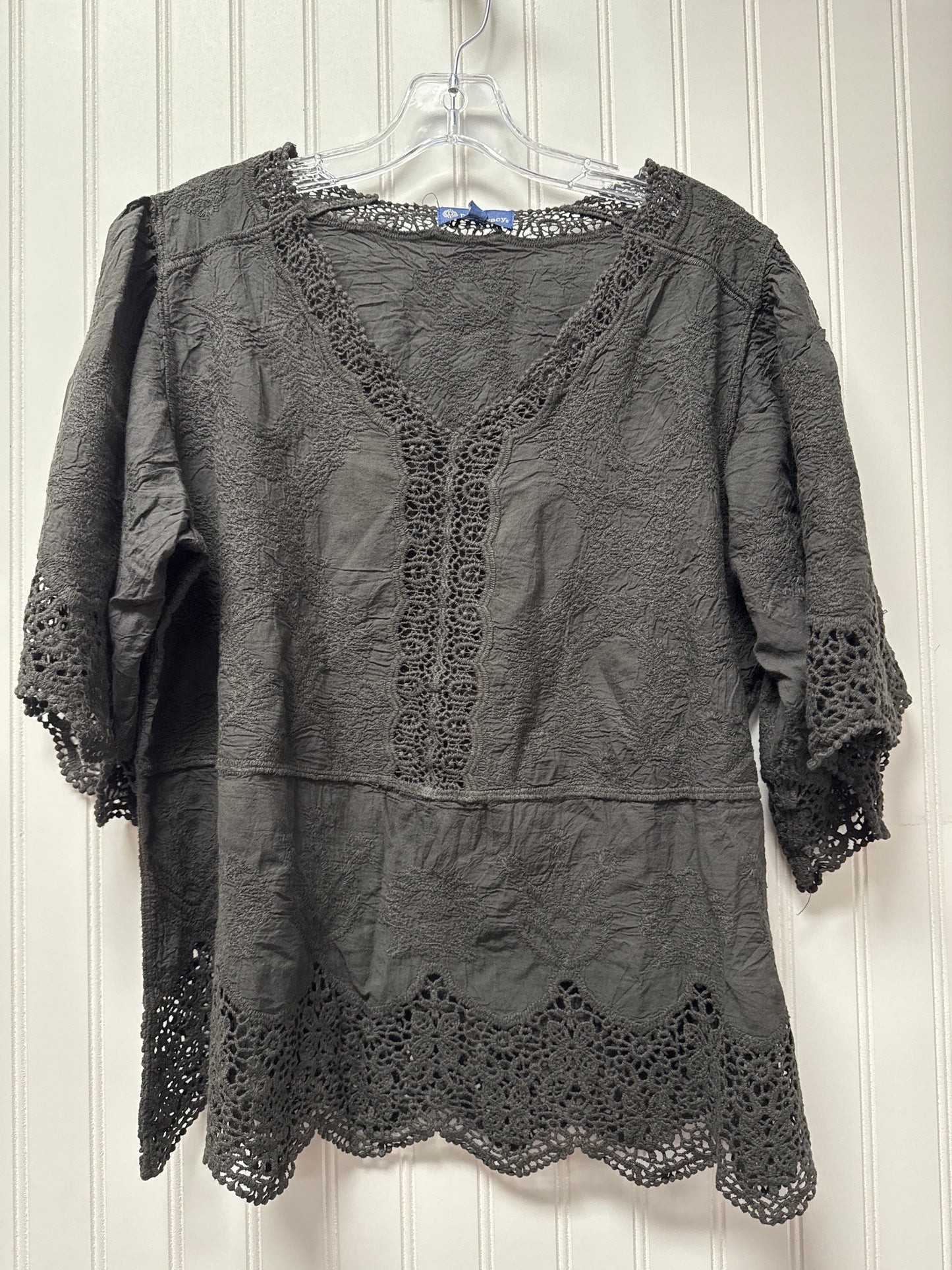 Top Long Sleeve By Democracy In Grey, Size: L