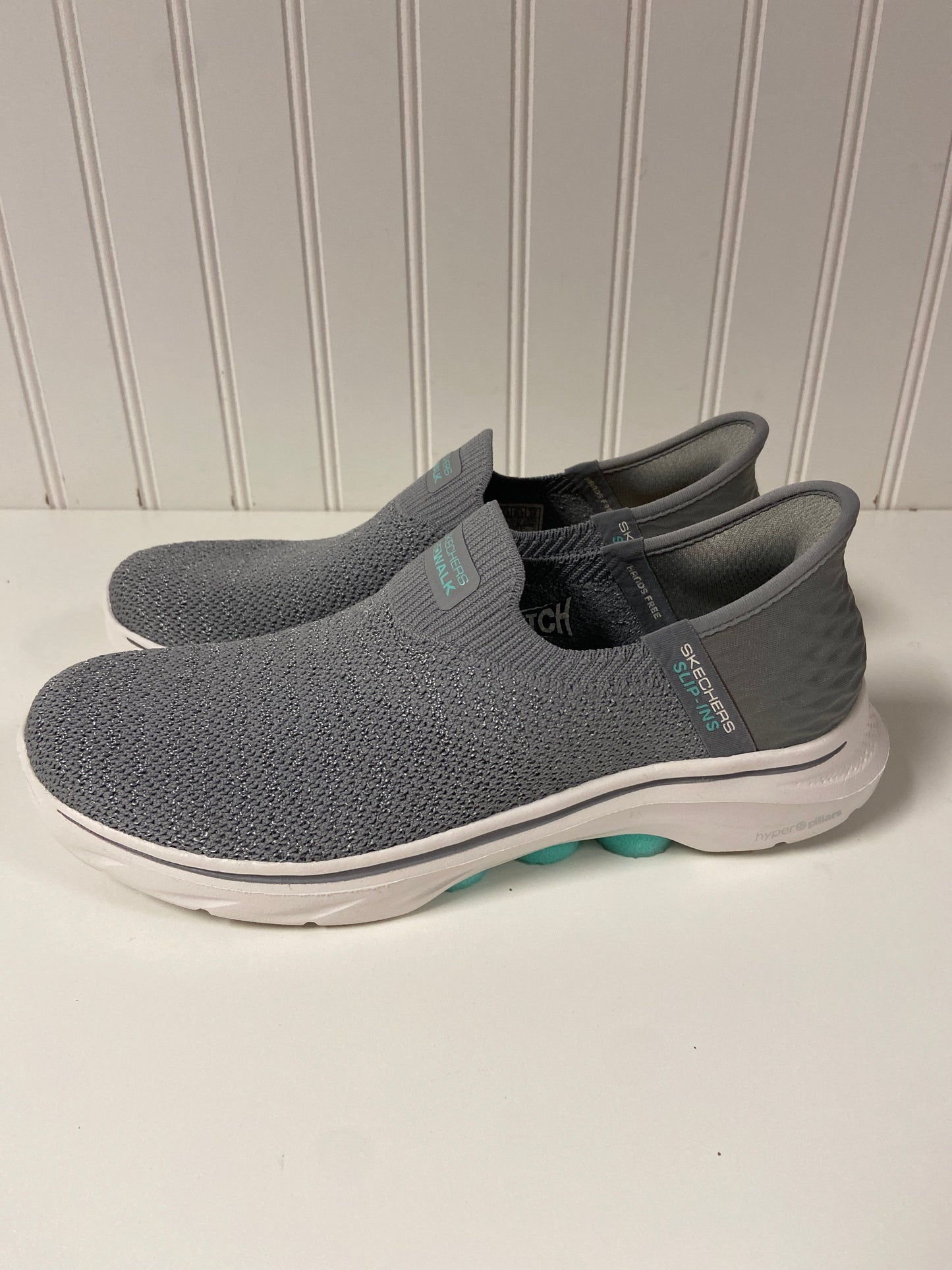 Shoes Sneakers By Skechers In Grey, Size: 6.5