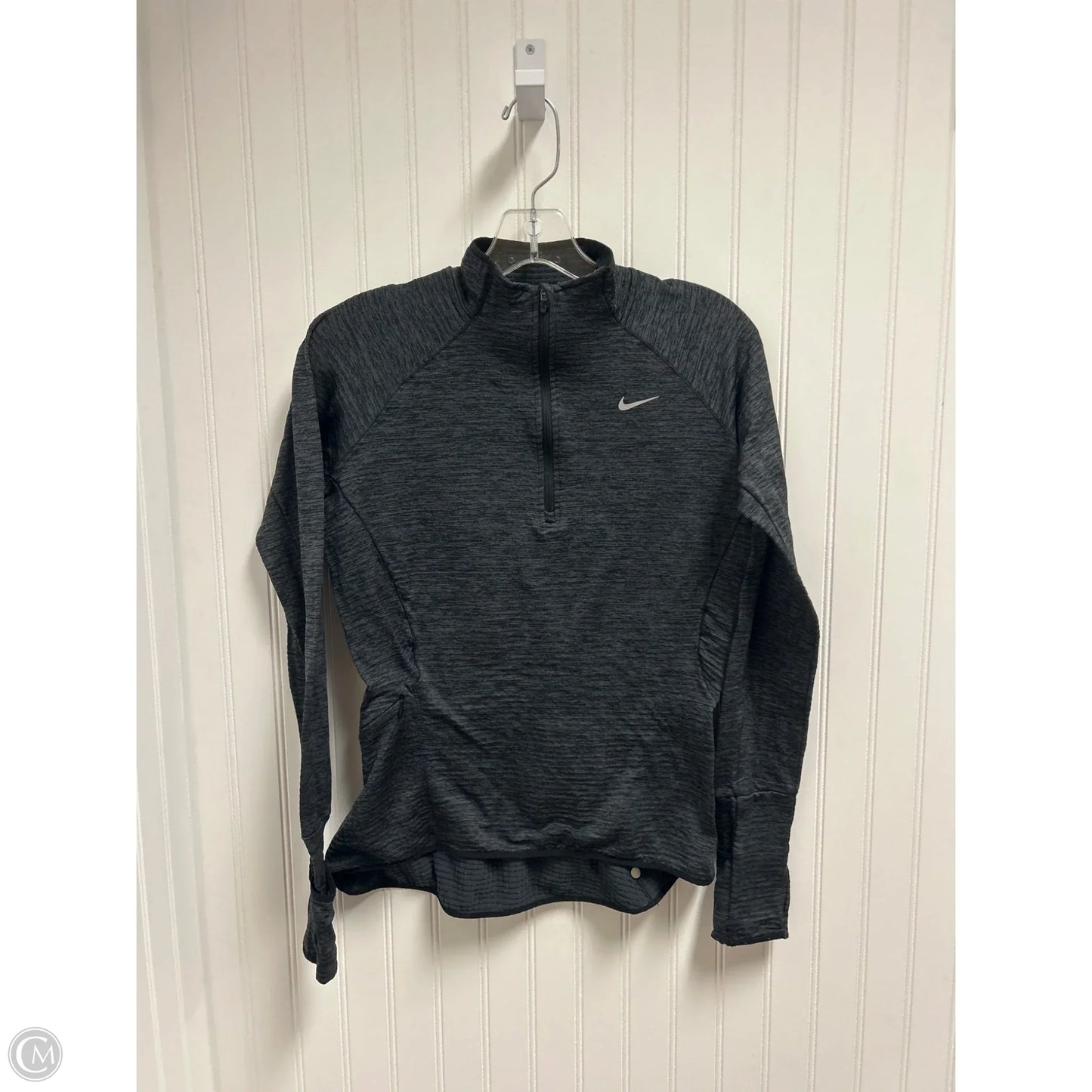 Athletic Top Long Sleeve Collar By Nike In Grey, Size: Sp