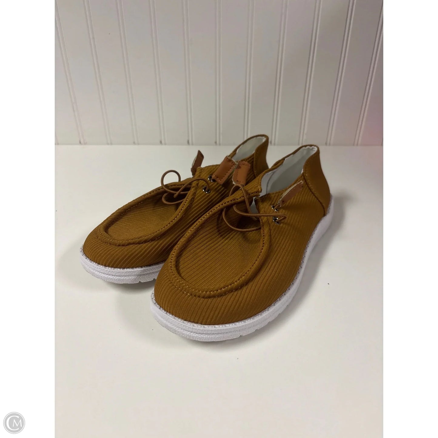 Shoes Flats By Clothes Mentor In Tan, Size: 8.5