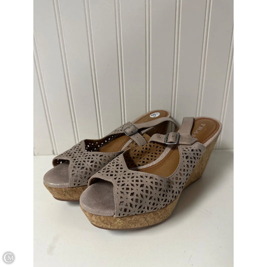 Sandals Heels Wedge By Clothes Mentor In Taupe, Size: 8.5