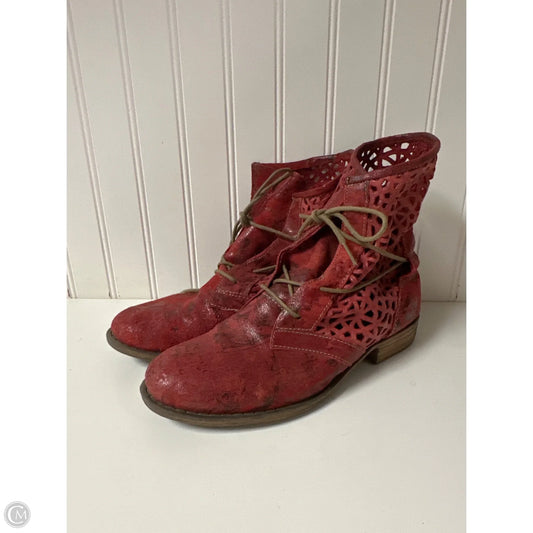 Boots Ankle Flats By Clothes Mentor In Red, Size: 7.5