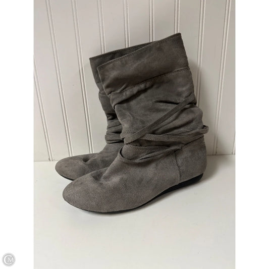 Boots Ankle Flats By Report In Grey, Size: 9