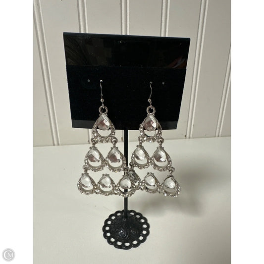 Earrings Statement By Clothes Mentor, Size: 1