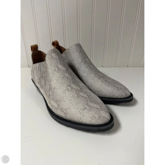 Boots Ankle Flats By Kenneth Cole In Grey, Size: 6.5