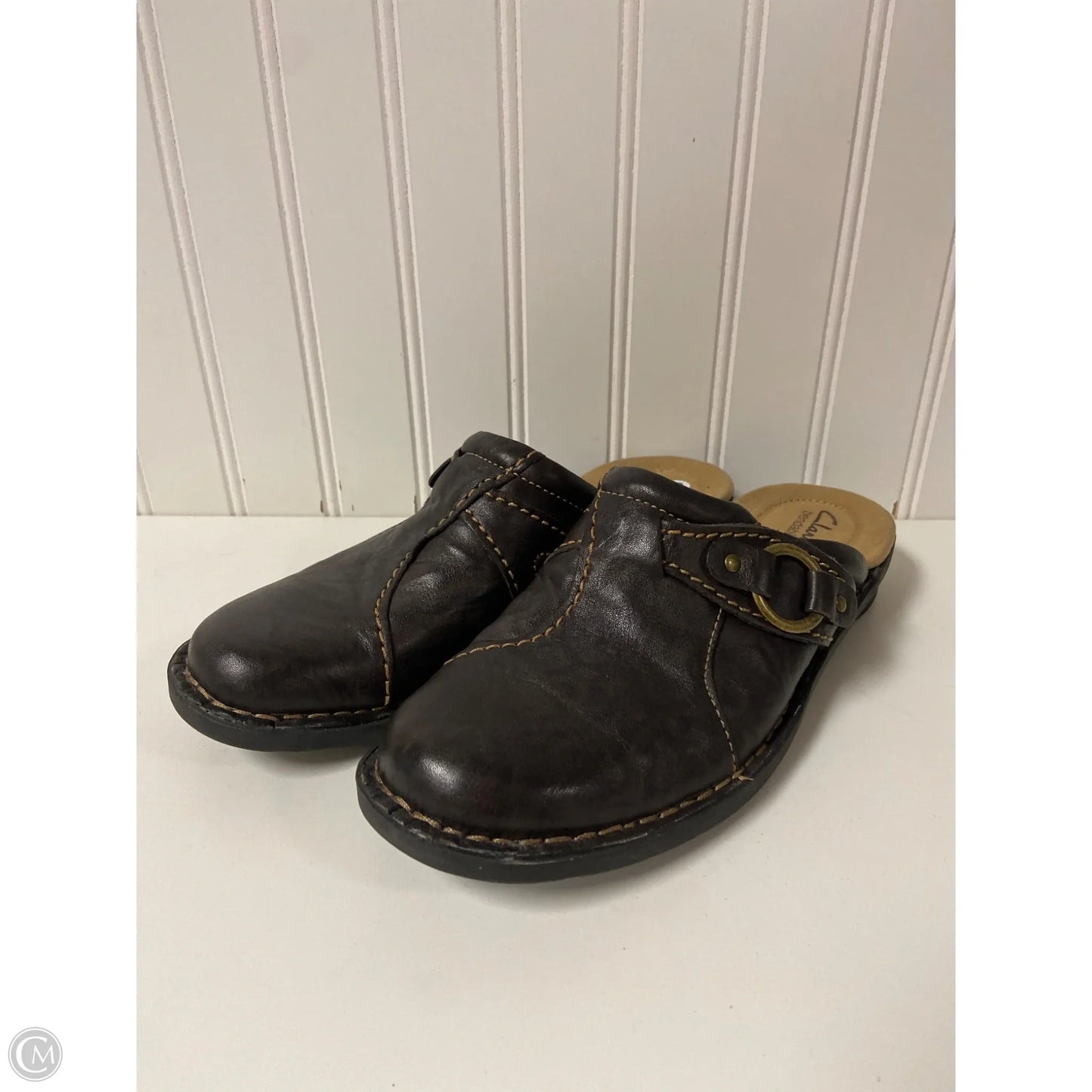 Shoes Flats By Clarks In Brown, Size: 8