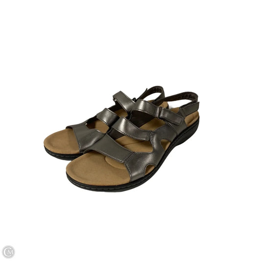 Sandals Flats By Clarks In Silver, Size: 11