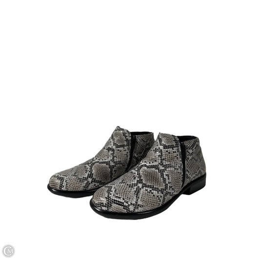 Boots Ankle Flats By Naot In Snakeskin Print, Size: 6.5