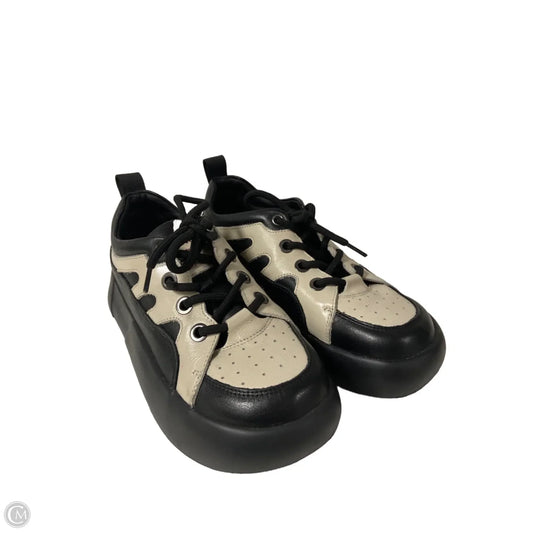 Shoes Flats By Clothes Mentor In Black & Cream, Size: 6.5