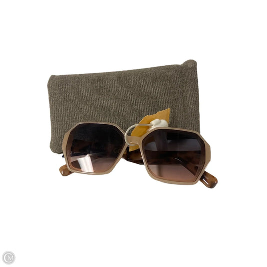 Sunglasses By Vince Camuto, Size: Medium