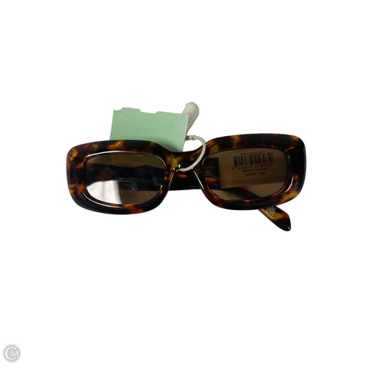 Sunglasses By Clothes Mentor, Size: Medium