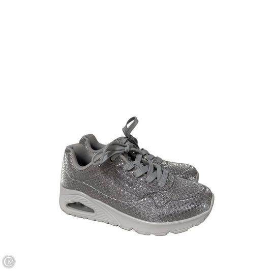 Shoes Sneakers By Skechers In Grey, Size: 7.5